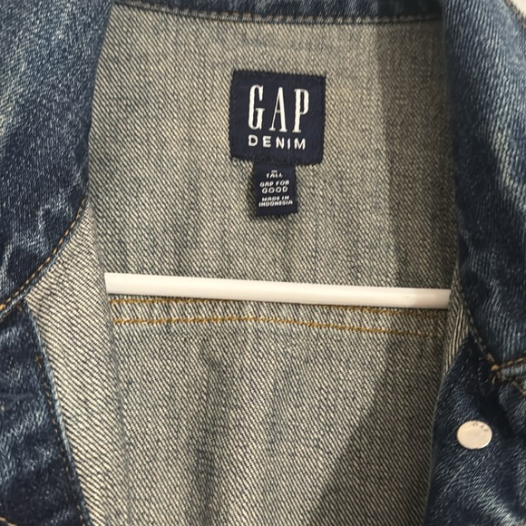 GAP denim Jacket Brand new with tags - Picture 2 of 5